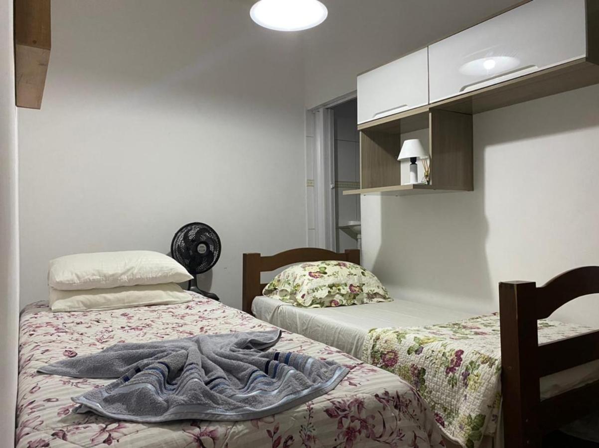 Hostel Gru Economico Com Quartos Individuais E Translado Гуарульюс Экстерьер фото